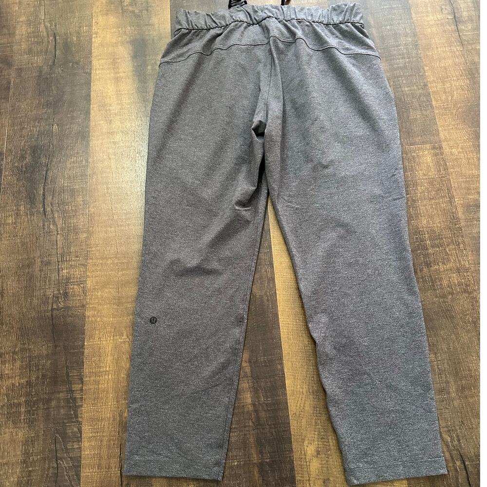 Lululemon 28" On The Fly Heathered Black Pant Size 10